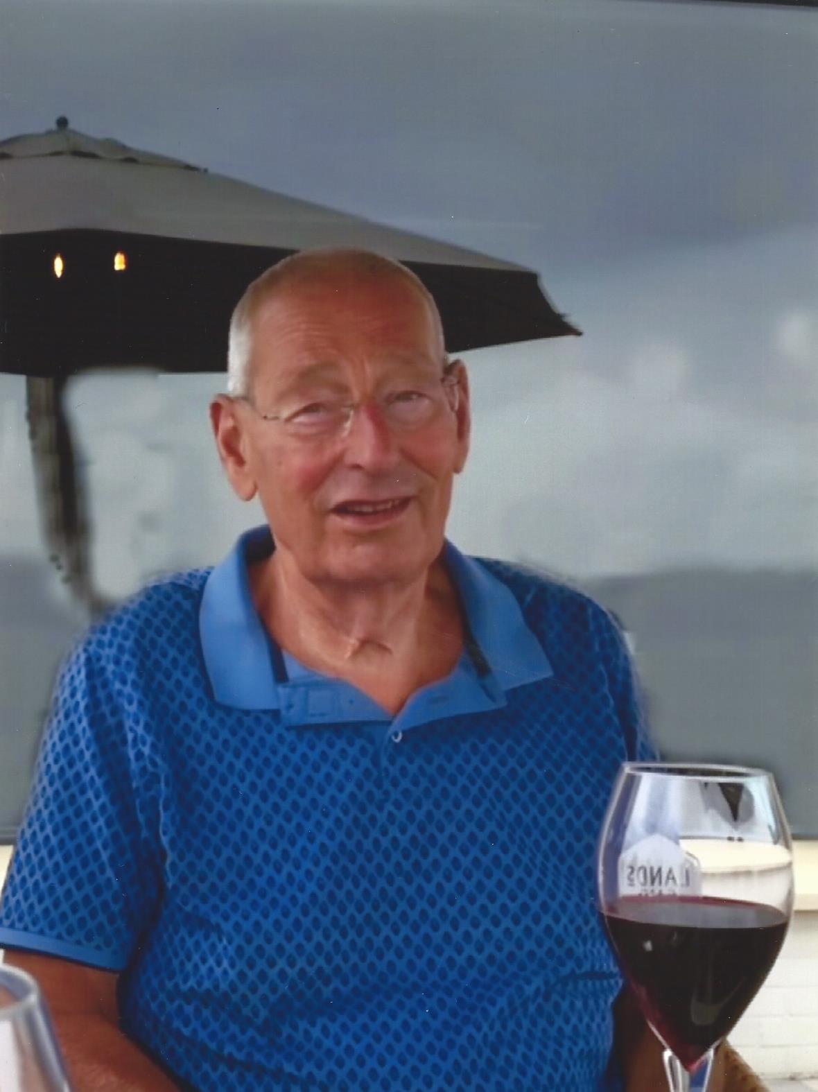 In memoriam: Evert Busser